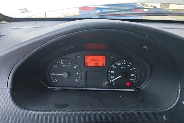 Used Wuling Rongguang 2014 1.2L S Base Model Odometer Close Up