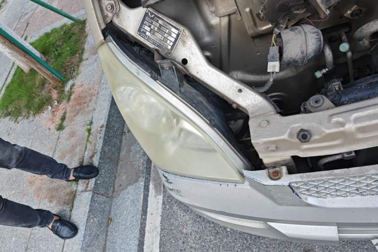 Used Wuling Rongguang 2014 1.2L S Base Model Right Front Headlight