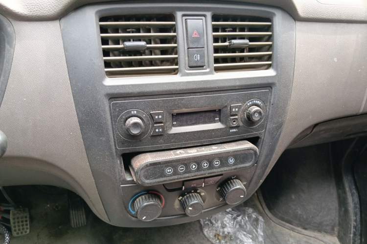 Used Wuling Rongguang 2014 1.2L S Base Model Audio And AC Panel