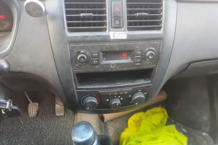 Used Wuling Rongguang 2014 1.2L S Standard Model Audio And AC Panel