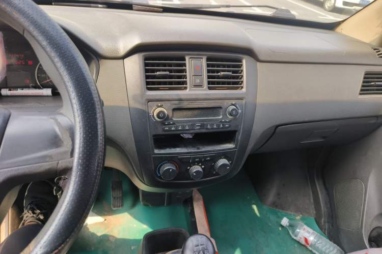 Used Wuling Rongguang 2014 1.2L S Base Model Audio And AC Panel