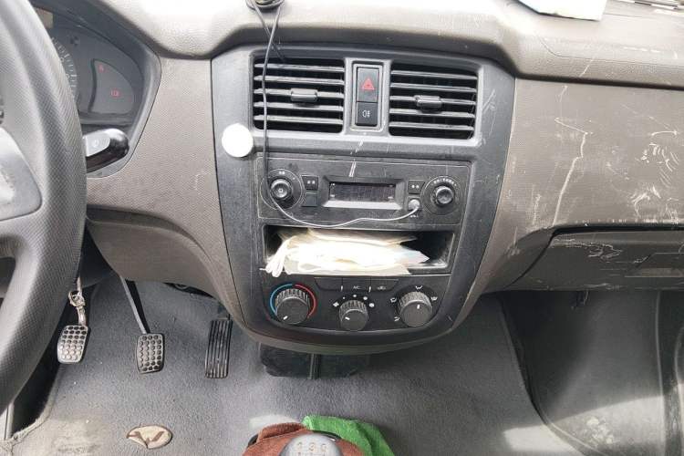 Used Wuling Rongguang 2014 1.2L S Standard Model Audio And AC Panel