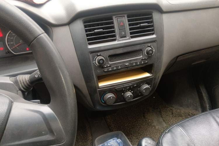 Used Wuling Rongguang 2014 1.2L S Base Model Audio And AC Panel