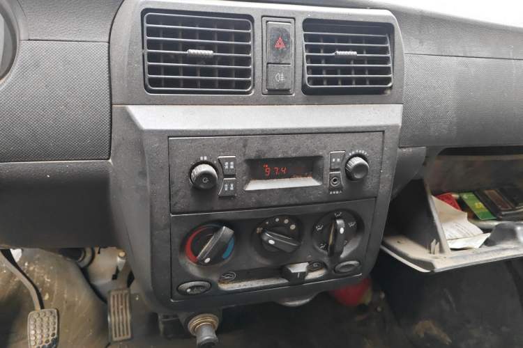 Used Wuling Rongguang 2014 1.2L S Base Model Audio And AC Panel