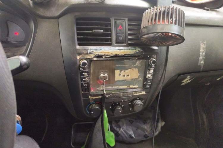 Used Wuling Rongguang 2014 1.5L S Base Version Audio And AC Panel
