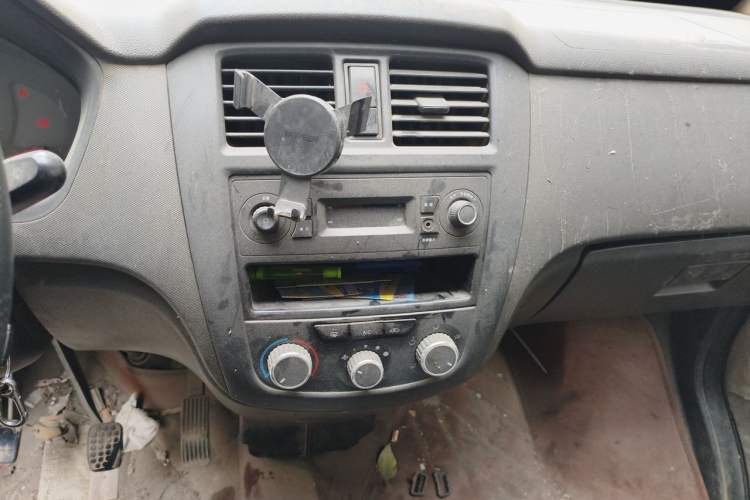 Used Wuling Rongguang 2014 1.2L S Base Model Audio And AC Panel