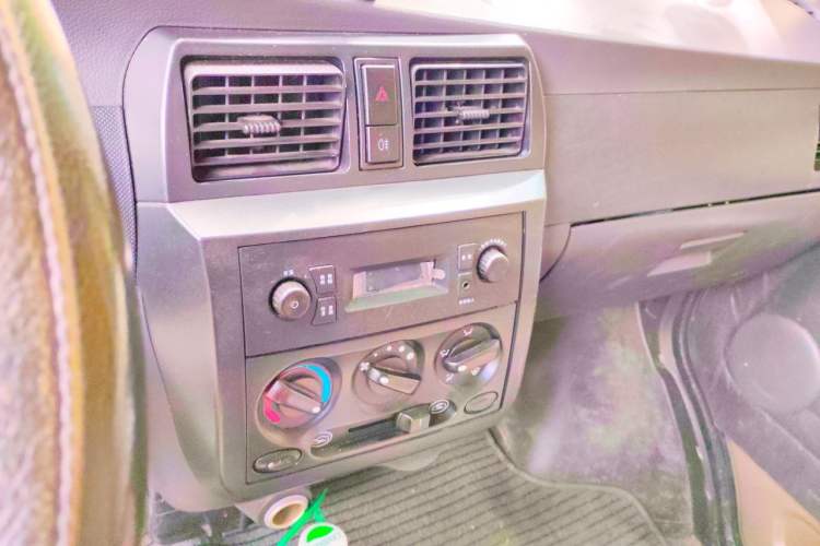 Used Wuling Rongguang 2014 1.2L S Standard Model Audio And AC Panel