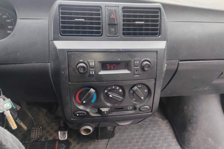 Used Wuling Rongguang 2014 1.2L S Standard Model Audio And AC Panel