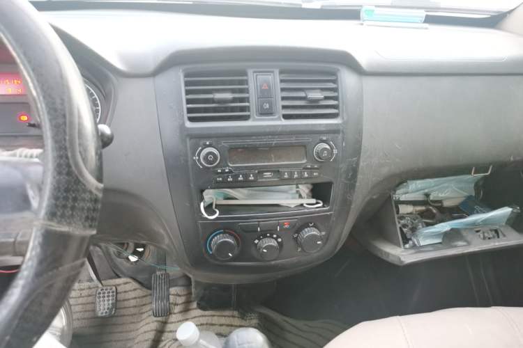 Used Wuling Rongguang 2014 1.2L S Base Model Audio And AC Panel