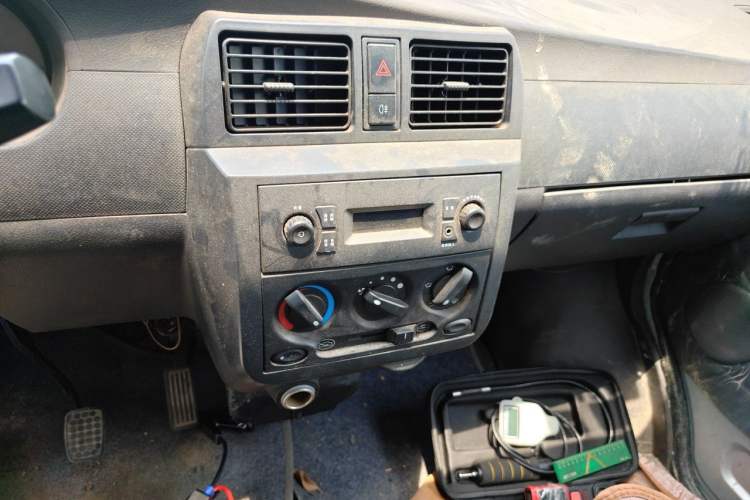 Used Wuling Rongguang 2014 1.2L S Base Model Audio And AC Panel