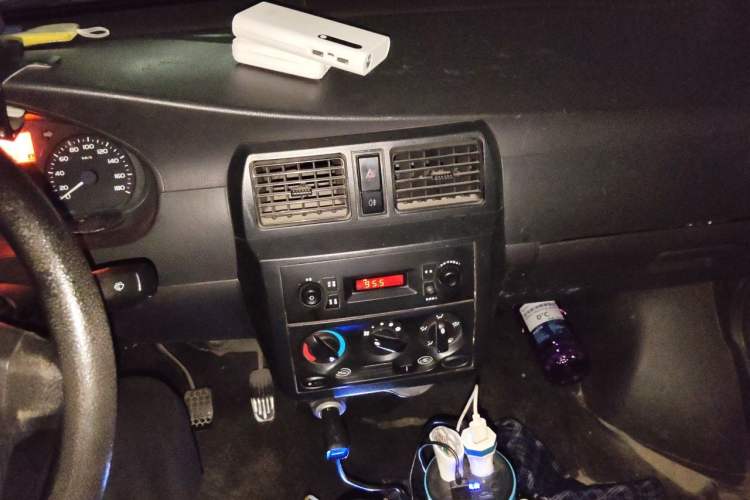 Used Wuling Rongguang 2014 1.2L S Base Model Audio And AC Panel