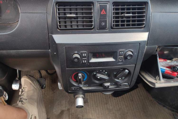 Used Wuling Rongguang 2014 1.2L S Base Model Audio And AC Panel