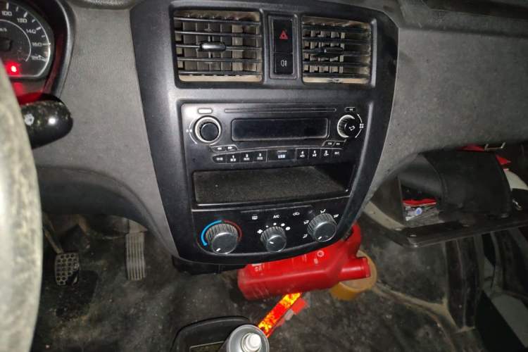 Used Wuling Rongguang 2014 1.2L S Base Model Audio And AC Panel