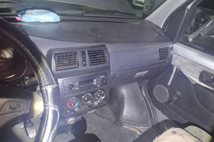 Used Wuling Rongguang 2014 1.5L S Base Version Audio And AC Panel