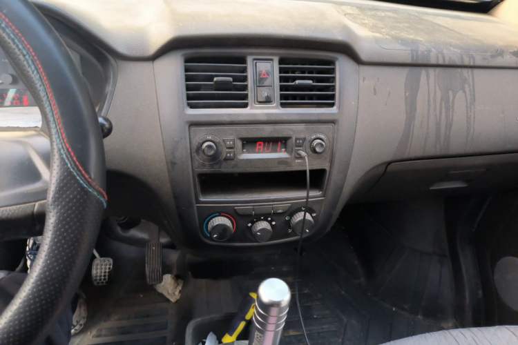 Used Wuling Rongguang 2014 1.2L S Base Model Audio And AC Panel