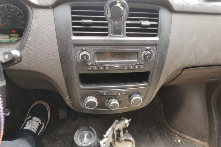 Used Wuling Rongguang 2014 1.2L S Base Model Audio And AC Panel