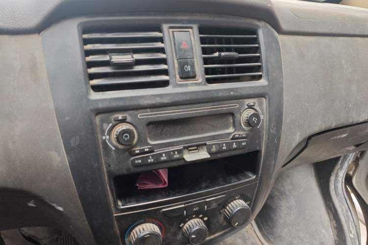 Used Wuling Rongguang 2014 1.2L S Base Model Audio And AC Panel
