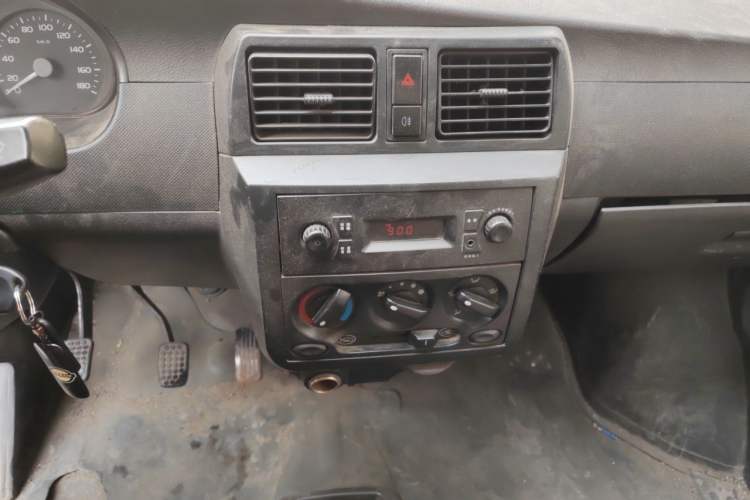 Used Wuling Rongguang 2014 1.2L S Base Model Audio And AC Panel