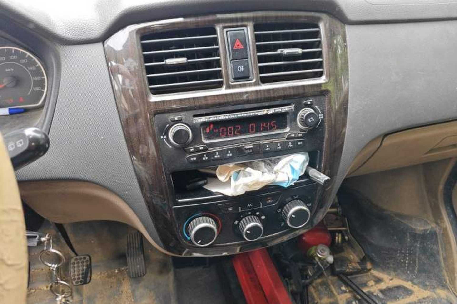 Used Wuling Rongguang 2014 1.2L S Standard Model Audio And AC Panel