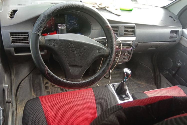 Used Wuling Rongguang 2014 1.2L S Base Model Center Console