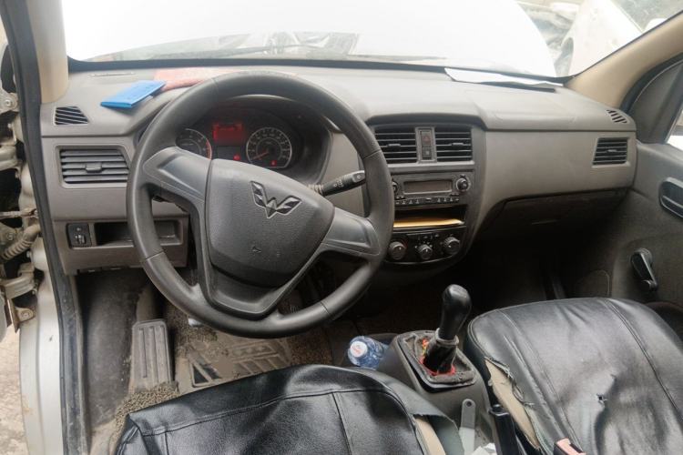 Used Wuling Rongguang 2014 1.2L S Base Model Center Console