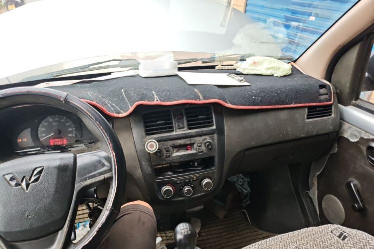 Used Wuling Rongguang 2014 1.2L S Base Model Center Console