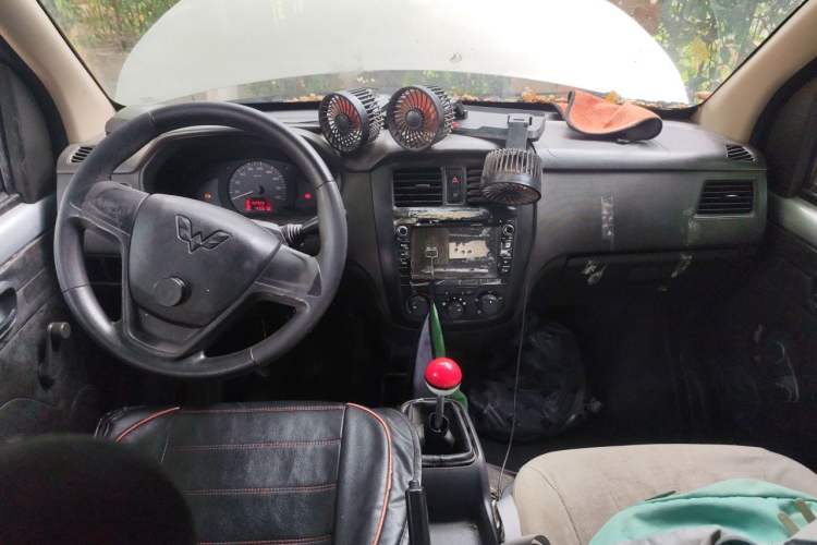Used Wuling Rongguang 2014 1.5L S Base Version Center Console