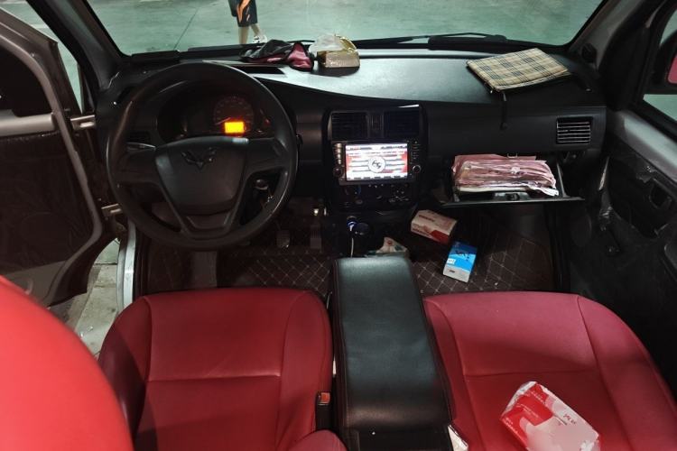 Used Wuling Rongguang 2014 1.5L S Base Version Center Console