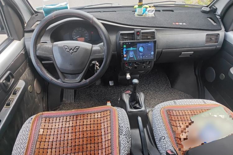 Used Wuling Rongguang 2014 1.2L S Base Model Center Console