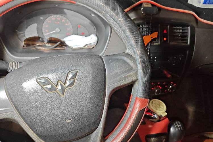 Used Wuling Rongguang 2014 1.2L S Base Model Center Console