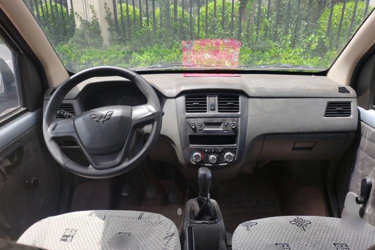 Used Wuling Rongguang 2014 1.2L S Base Model Center Console