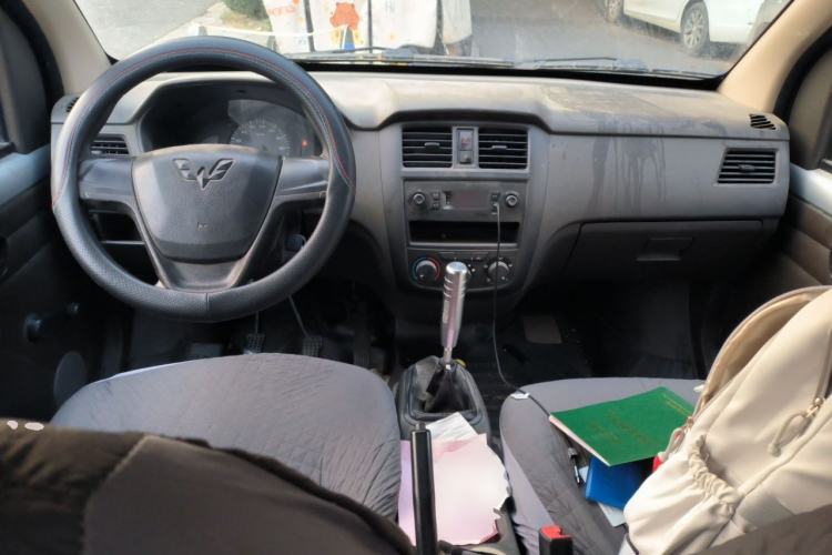 Used Wuling Rongguang 2014 1.2L S Base Model Center Console