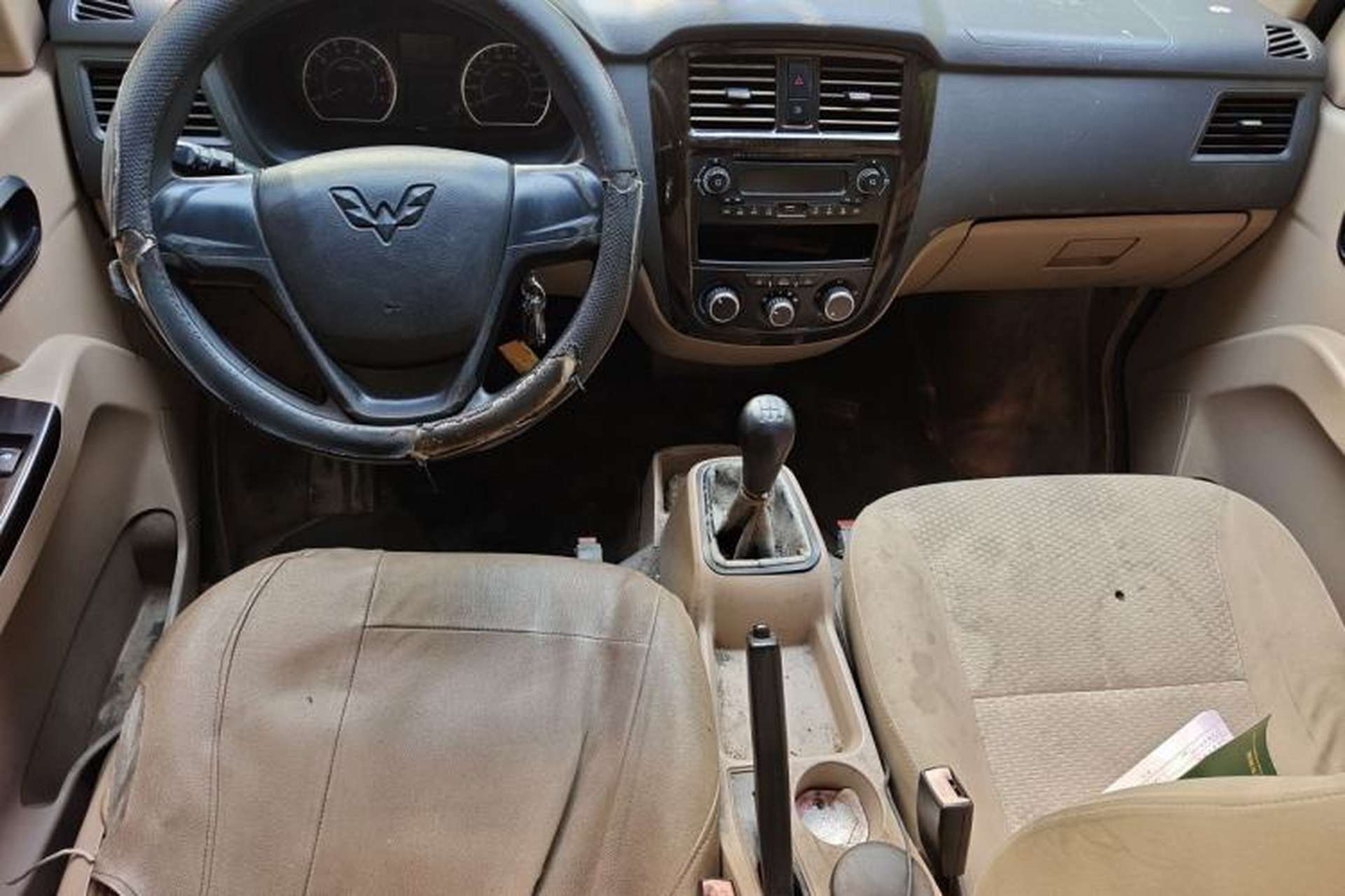 Used Wuling Rongguang 2014 1.2L S Standard Model Center Console