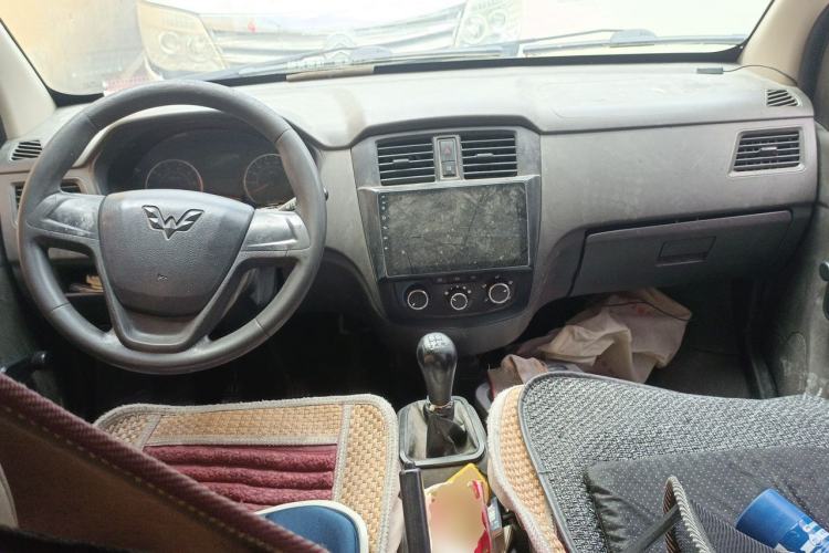 Used Wuling Rongguang 2014 1.2L S Base Model Center Console