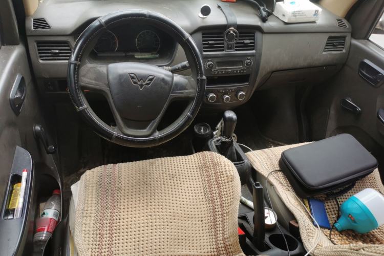 Used Wuling Rongguang 2014 1.2L S Base Model Center Console