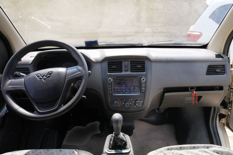 Used Wuling Rongguang 2014 1.5L S Base Version Center Console