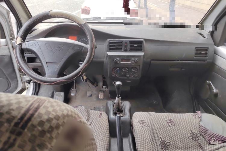 Used Wuling Rongguang 2014 1.2L S Base Model Center Console