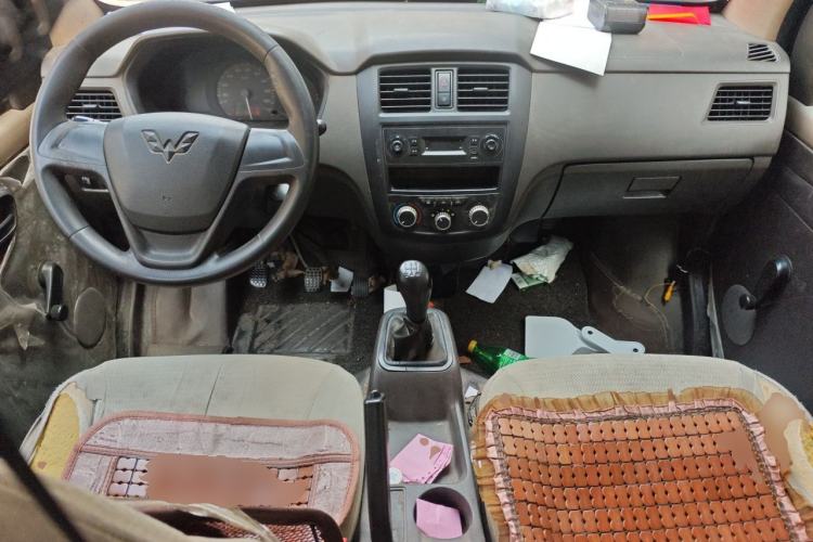 Used Wuling Rongguang 2014 1.5L S Base Version Center Console