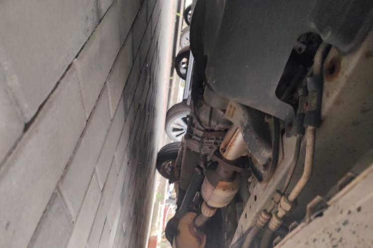 Used Wuling Rongguang 2014 1.5L S Standard Version Chassis Front Left
