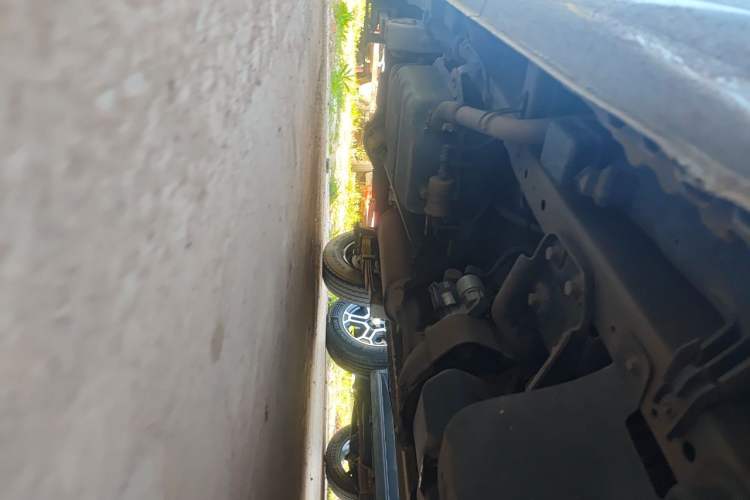Used Wuling Rongguang 2014 1.2L S Base Model Chassis Front Right