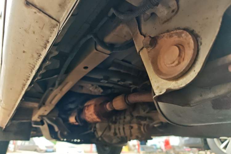 Used Wuling Rongguang 2014 1.5L S Base Version Chassis Rear Left