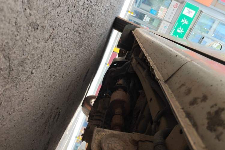 Used Wuling Rongguang 2014 1.5L S Standard Version Chassis Rear Left
