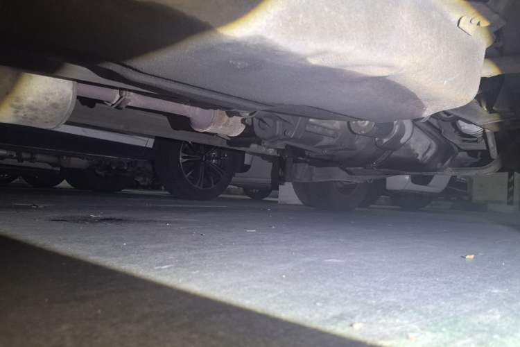 Used Wuling Rongguang 2014 1.5L S Base Version Chassis Rear Right