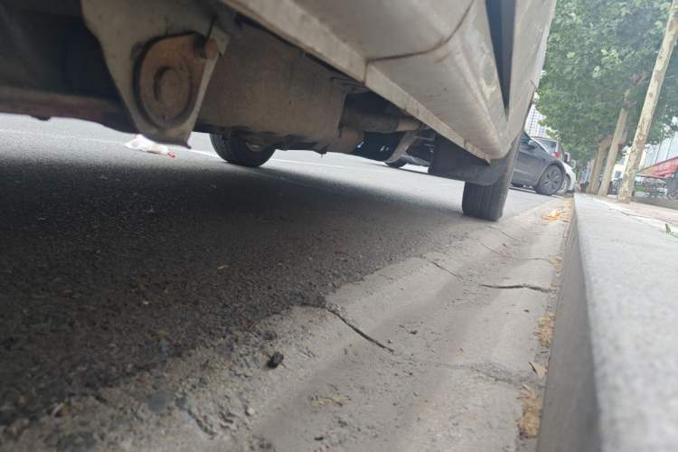 Used Wuling Rongguang 2014 1.5L S Standard Version Chassis Rear Right