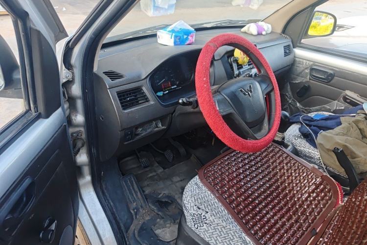 Used Wuling Rongguang 2014 1.2L S Base Model Driver Seat