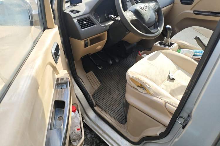 Used Wuling Rongguang 2014 1.5L S Standard Version Driver Seat