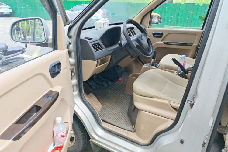 Used Wuling Rongguang 2014 1.2L S Standard Model Driver Seat