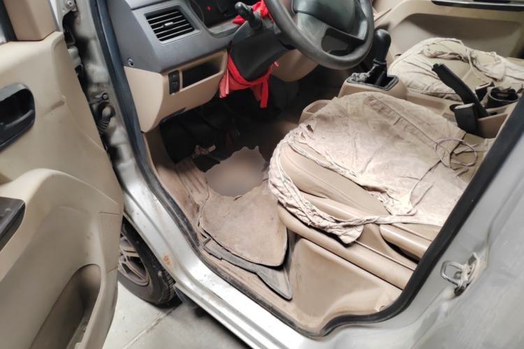 Used Wuling Rongguang 2014 1.2L S Standard Model Driver Seat