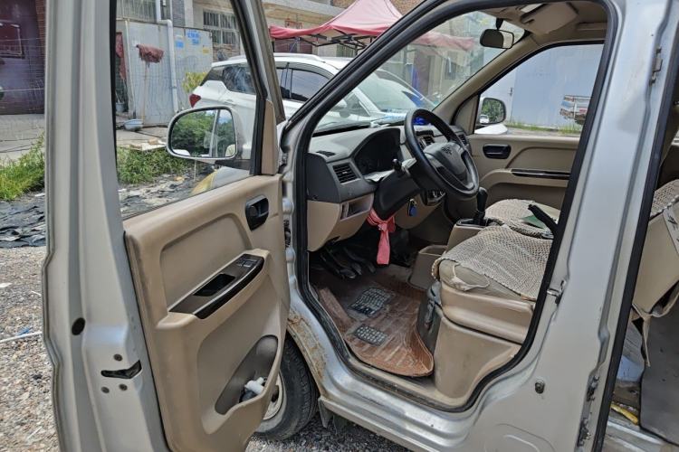 Used Wuling Rongguang 2014 1.5L S Standard Version Driver Seat
