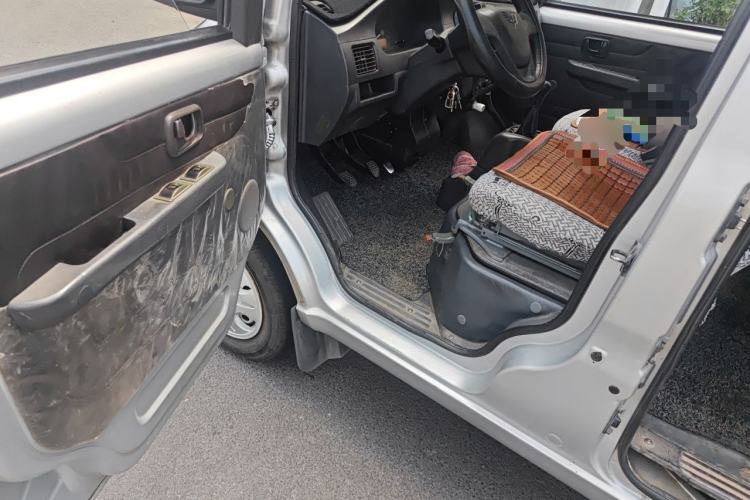 Used Wuling Rongguang 2014 1.2L S Base Model Driver Seat